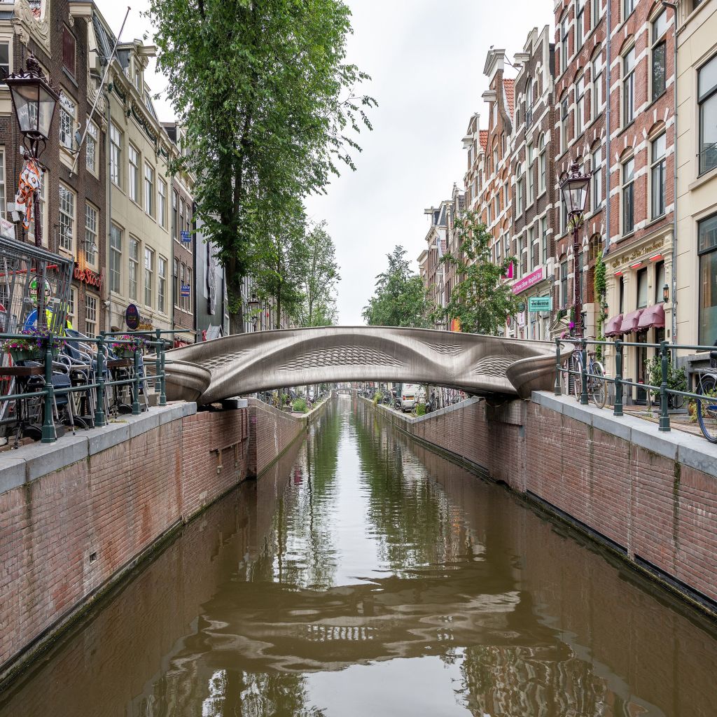 Brücke, Amsterdam, 2021 3D-gedruckt, Edelstahl, Länge 12 m © Anita Star / Joris Laarman Lab