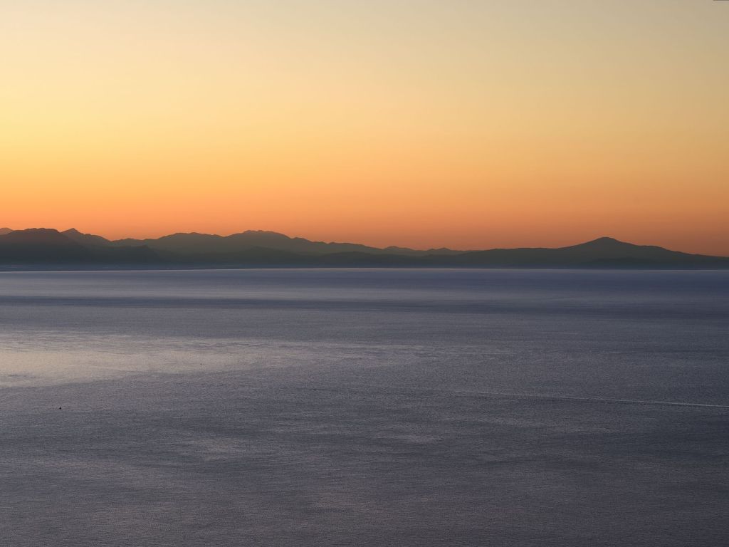 Morgenröte über der Amalfiküste; Foto: © Werner Mäder, Uetikon